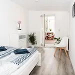 Ko-living - Haendel - Altstadt Mit Kueche, Smart Tv & Dachterrasse * Halle (Saale)