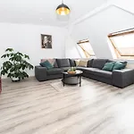 Ko-living - Haendel - Altstadt Mit Kueche, Smart Tv & Dachterrasse *